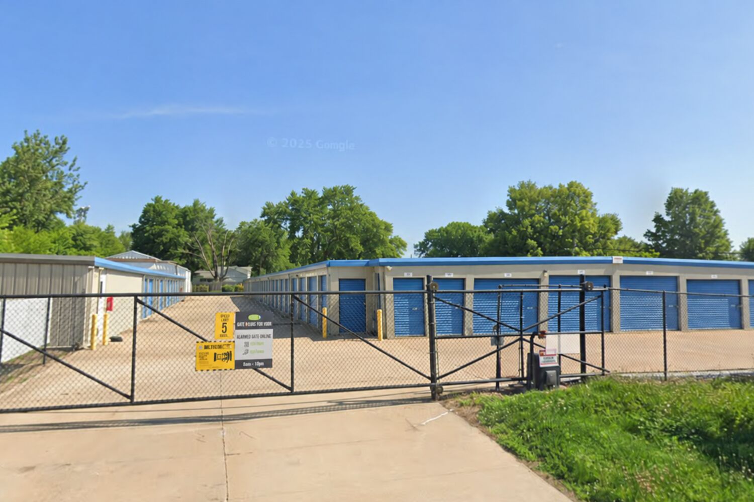 Prime Vault Self Storage Macomb Bonham Gated Entrance